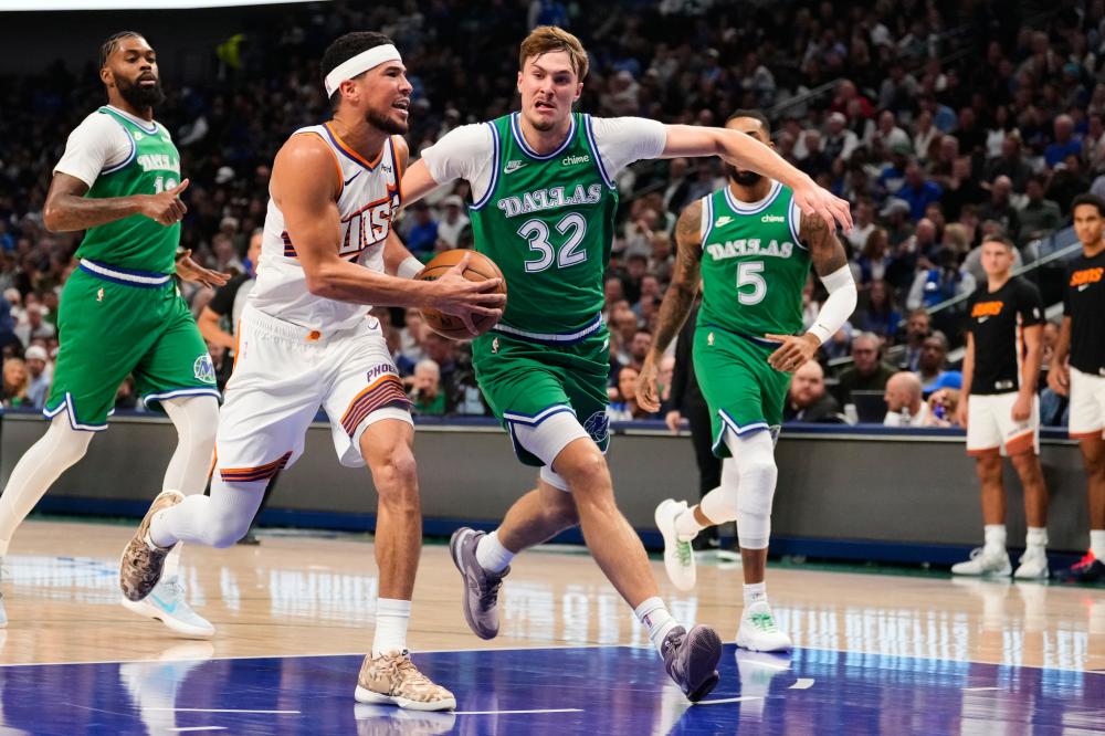 包含广东队横扫独行侠，布克统治全场的词条