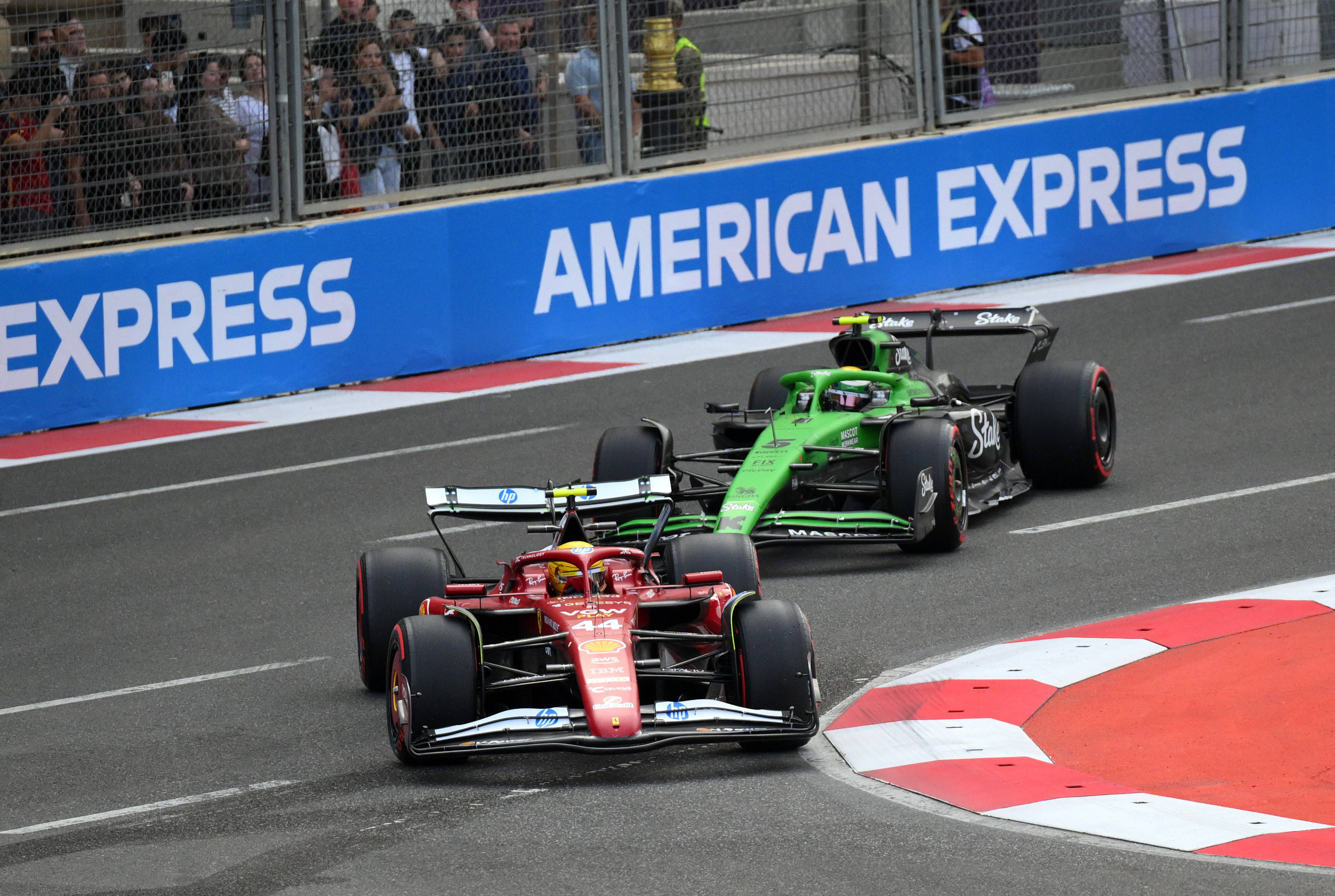 迈凯伦翻盘红牛车队，汉密尔顿扛起全队的简单介绍