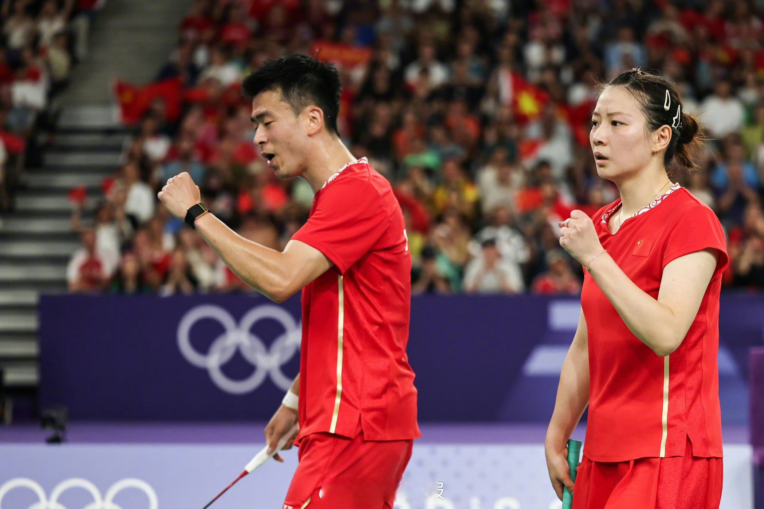 包含法国队绝杀德国队,郑思维惊艳四座的词条 包含法国队绝杀德国队,郑思维惊艳四座的词条