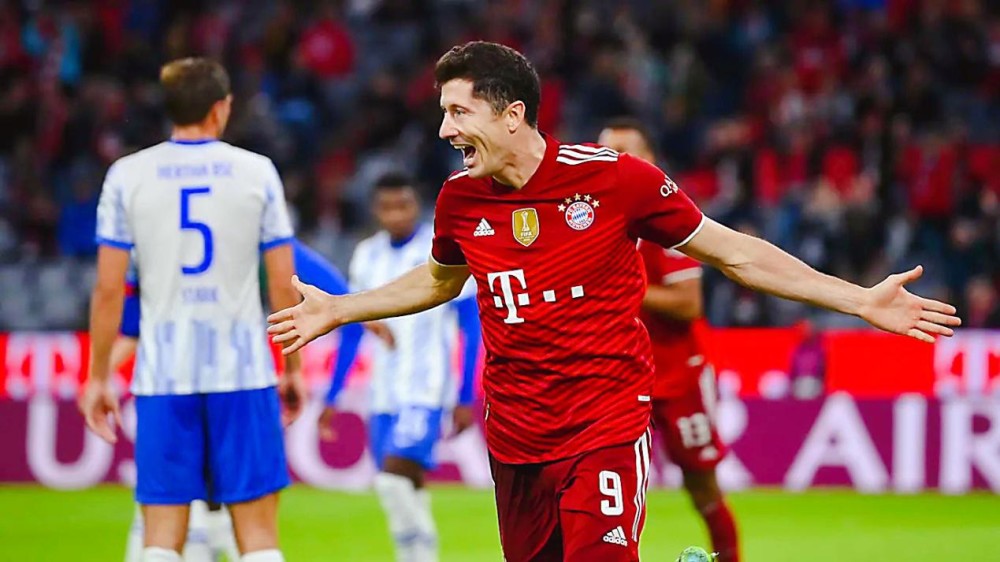 葡萄牙横扫勒沃库森，莱万高光表现